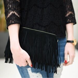HBUTLER: MIGHTY PURSE FRINGE BAG